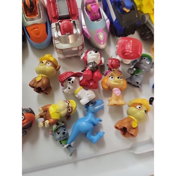 Mixed Lot of PAW PATROL Action Figures & Vehicles cake toppers etc.. - Picture 12 of 13